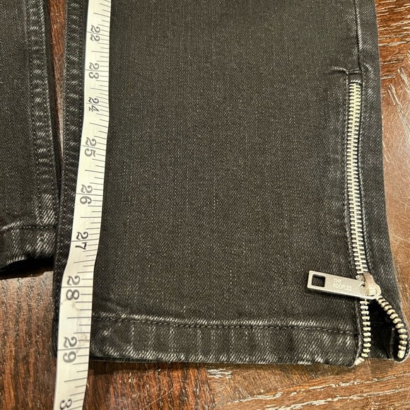 THE KOOPLES Mid Rise Black Denim Slim Fit
Jeans In Washed Black Size FR 42/10 US - Picture 12 of 15